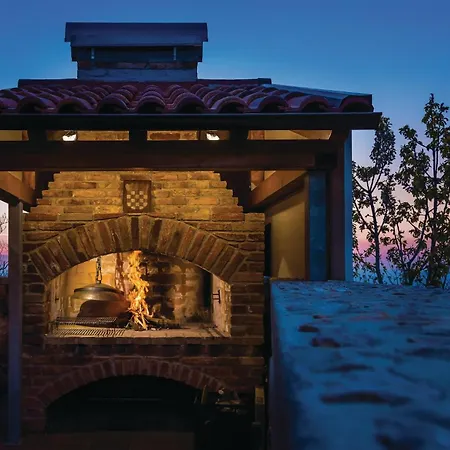 4 Bedroom Pet Friendly In