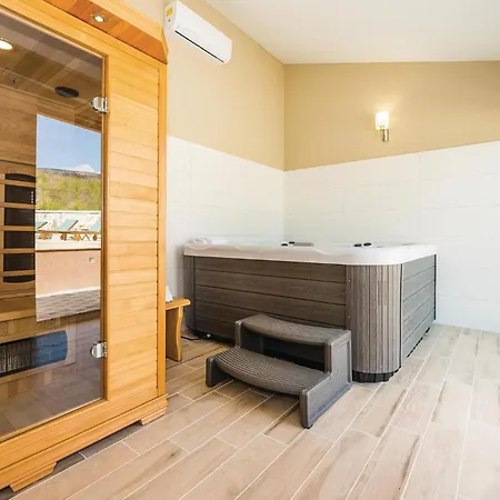 In With Sauna Casa de Férias