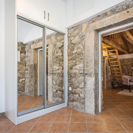 Nice Home In Drnis With Sauna Nyaraló