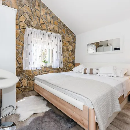 Holiday home 4 Bedroom Pet Friendly In Drnis