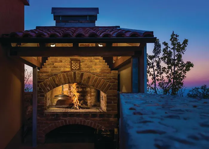 4 Bedroom Pet Friendly In