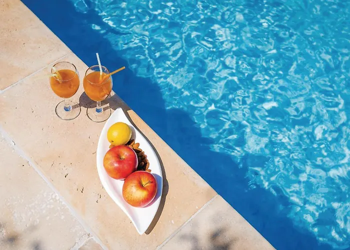 4 Bedroom Pet Friendly In *