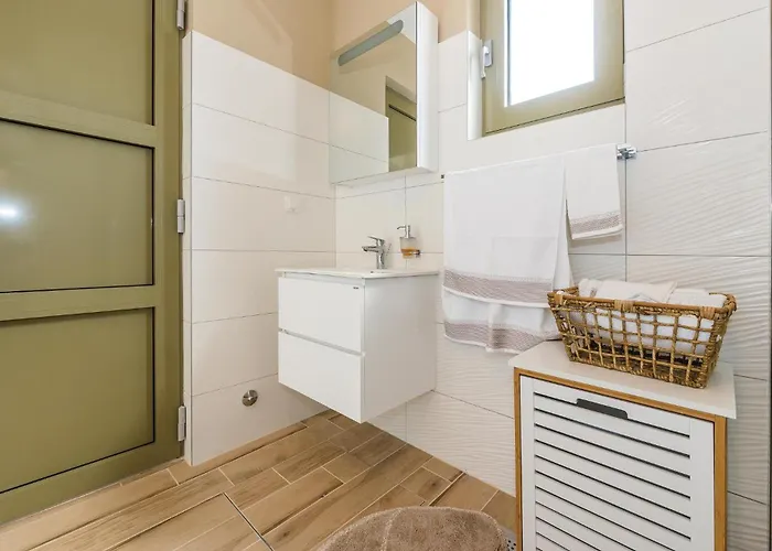 4 Bedroom Pet Friendly In Drniš