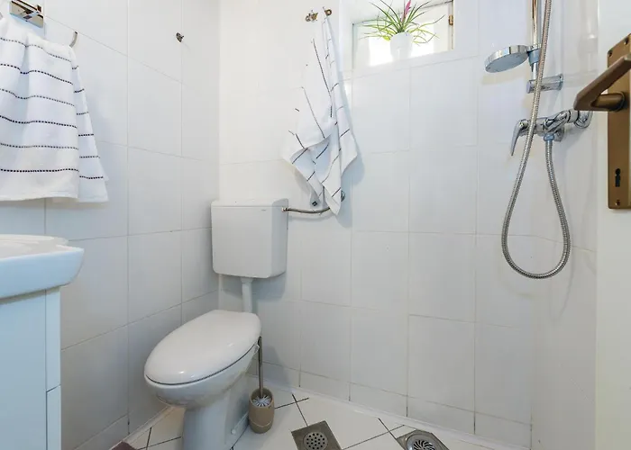 4 Bedroom Pet Friendly In * Drniš